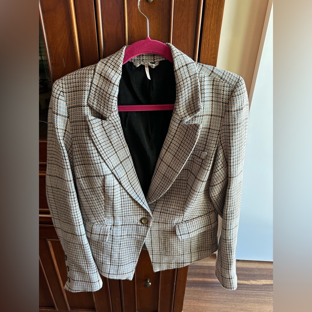 Gently used Free People Linen Blazer